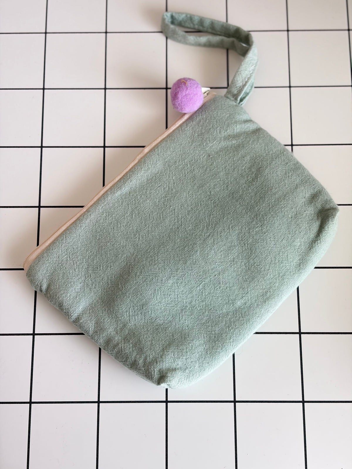 Hand-Embroidery Makeup Pouch M