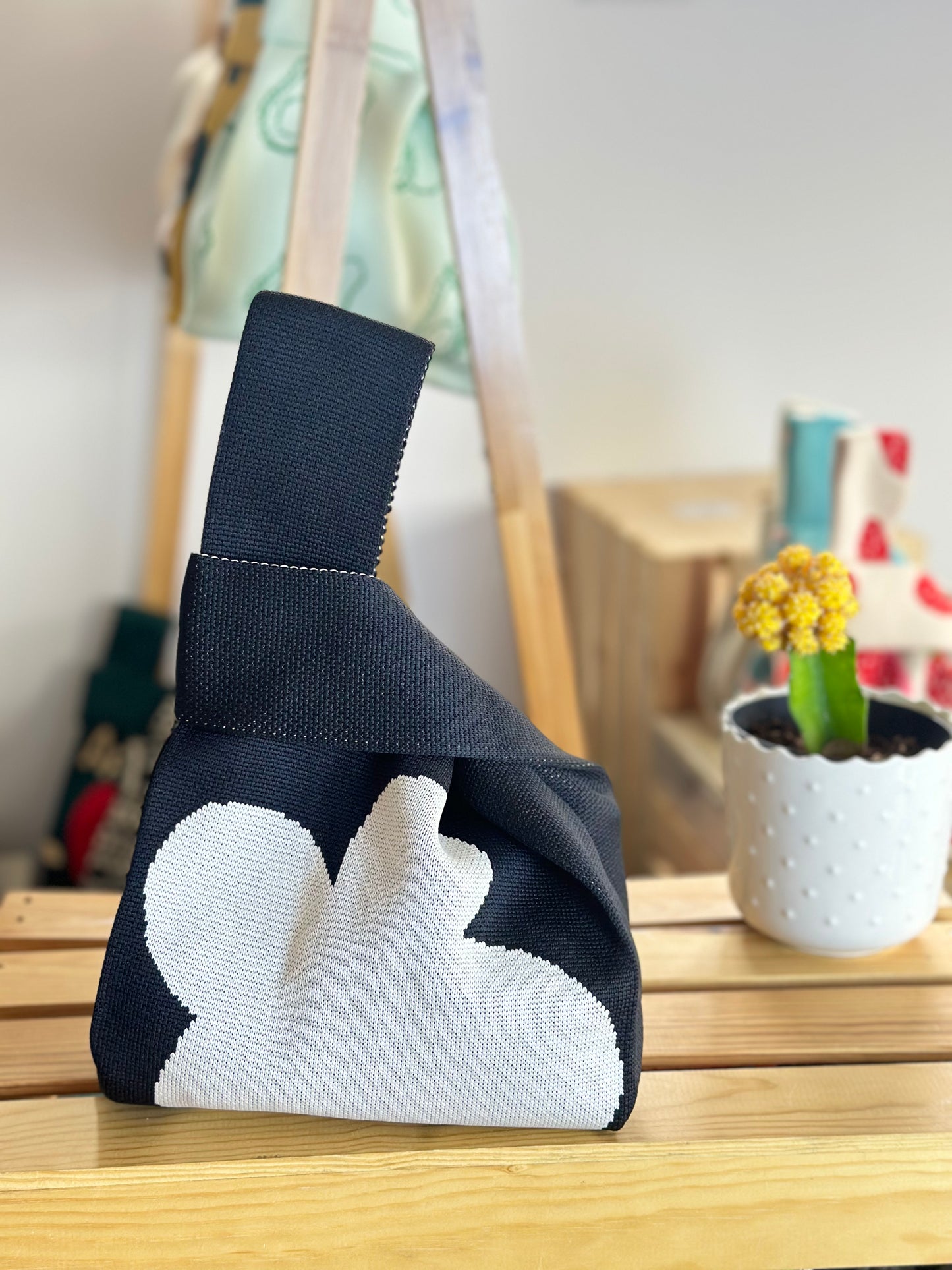 Knit Tote Bag - One White Flower