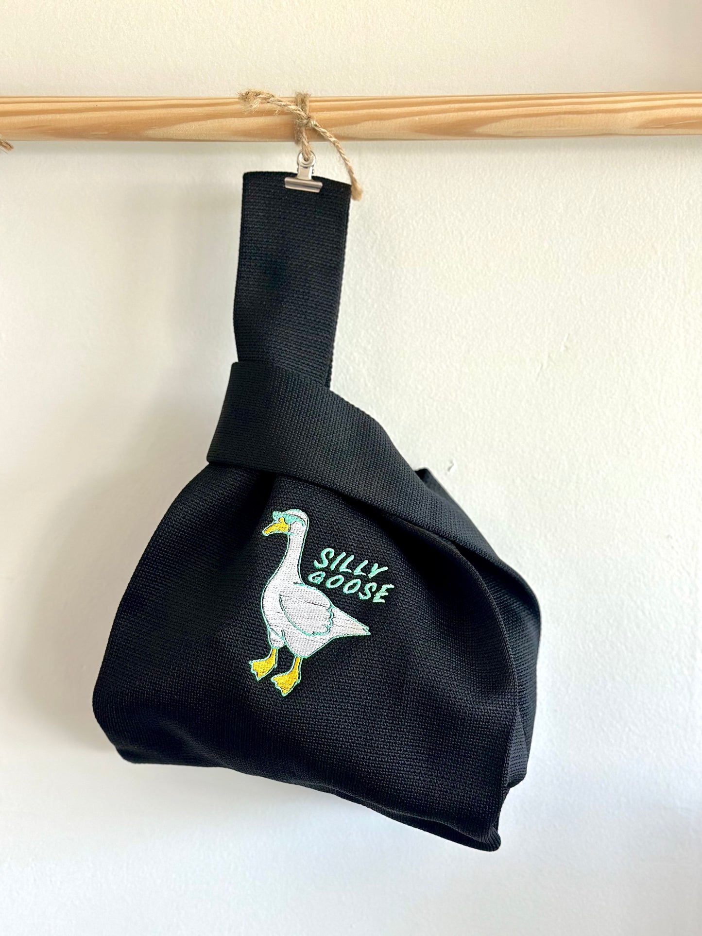 Embroidery Knit Bag- Goose