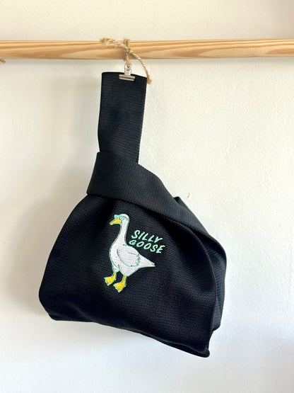 Embroidery Knit Bag- Goose
