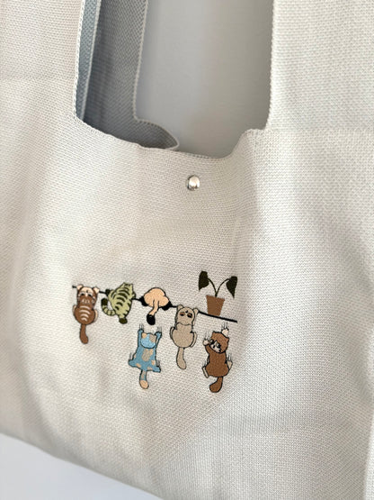 Large Embroidery Knit Bag - Hanging Cats