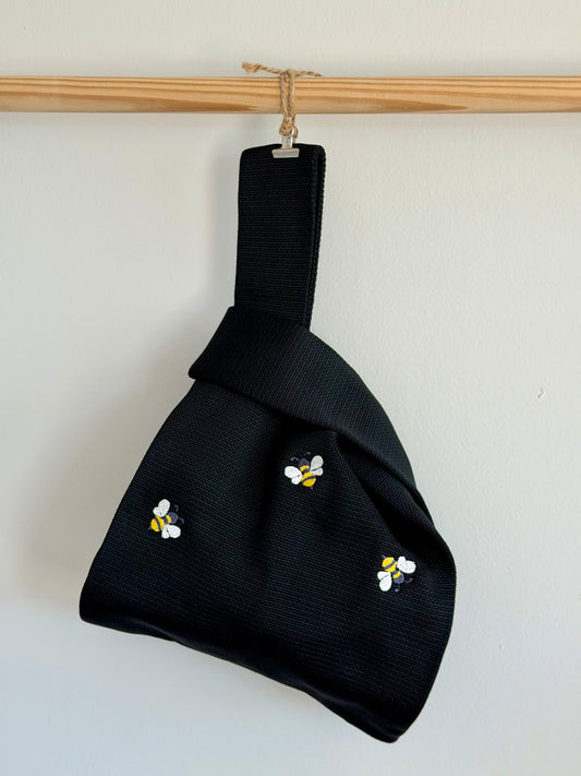 Embroidery Knit Bag - Bee
