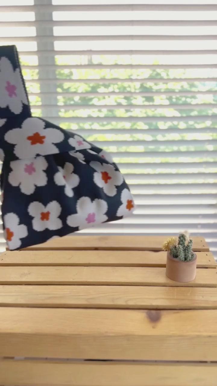 Knit Tote Bag - Cow – Big Apple Society